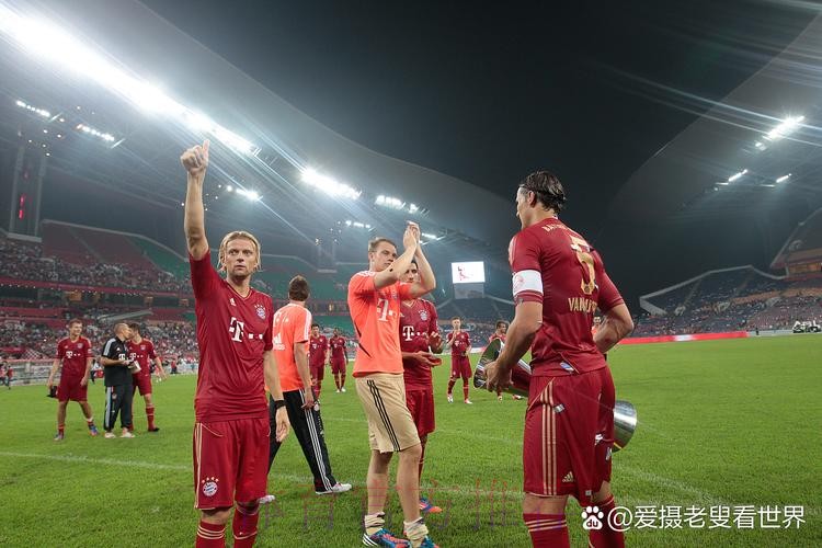 奥利塞独造4球,拜仁主场8-1狂胜,刷爆德甲纪录将狼堡钉在耻辱柱 奥利塞独造4球,拜仁主场8-1狂胜,刷爆德甲纪录将狼堡钉在耻辱柱